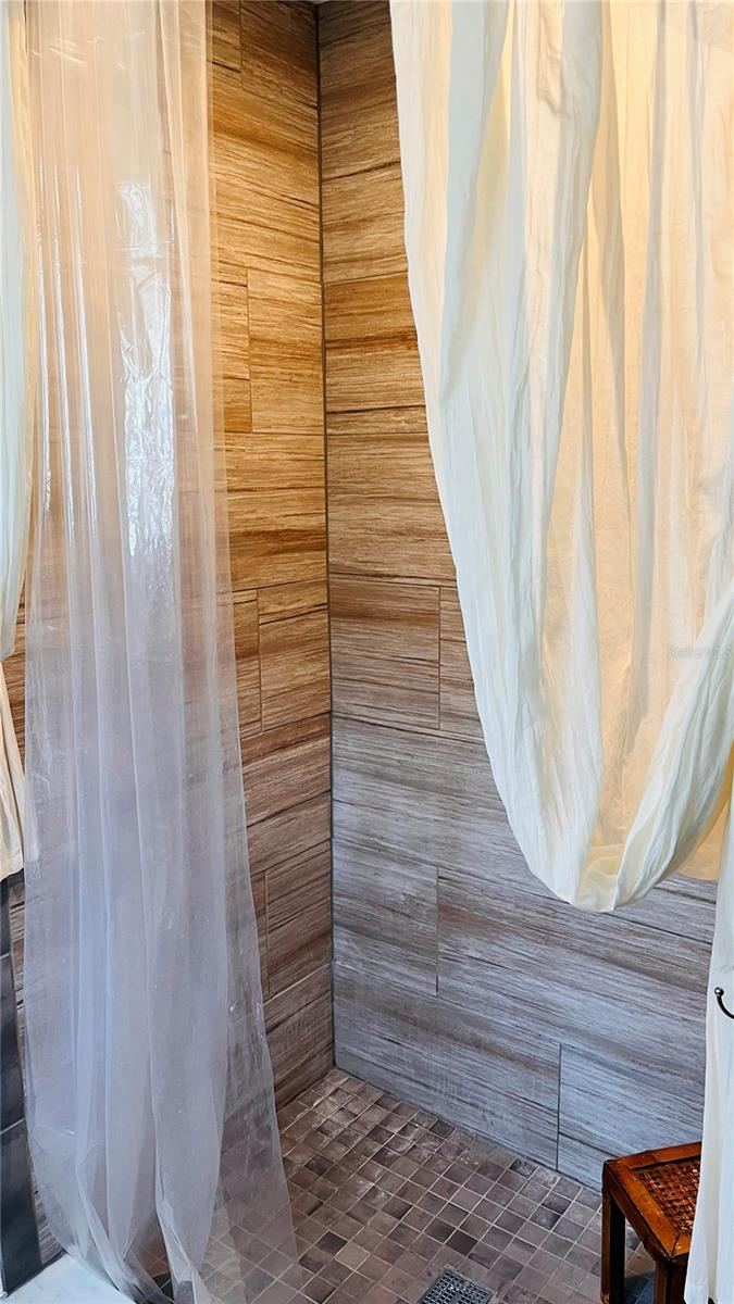 Photo 13 of 20: SHOWER STALL IN ENSUITE BATHROOM
