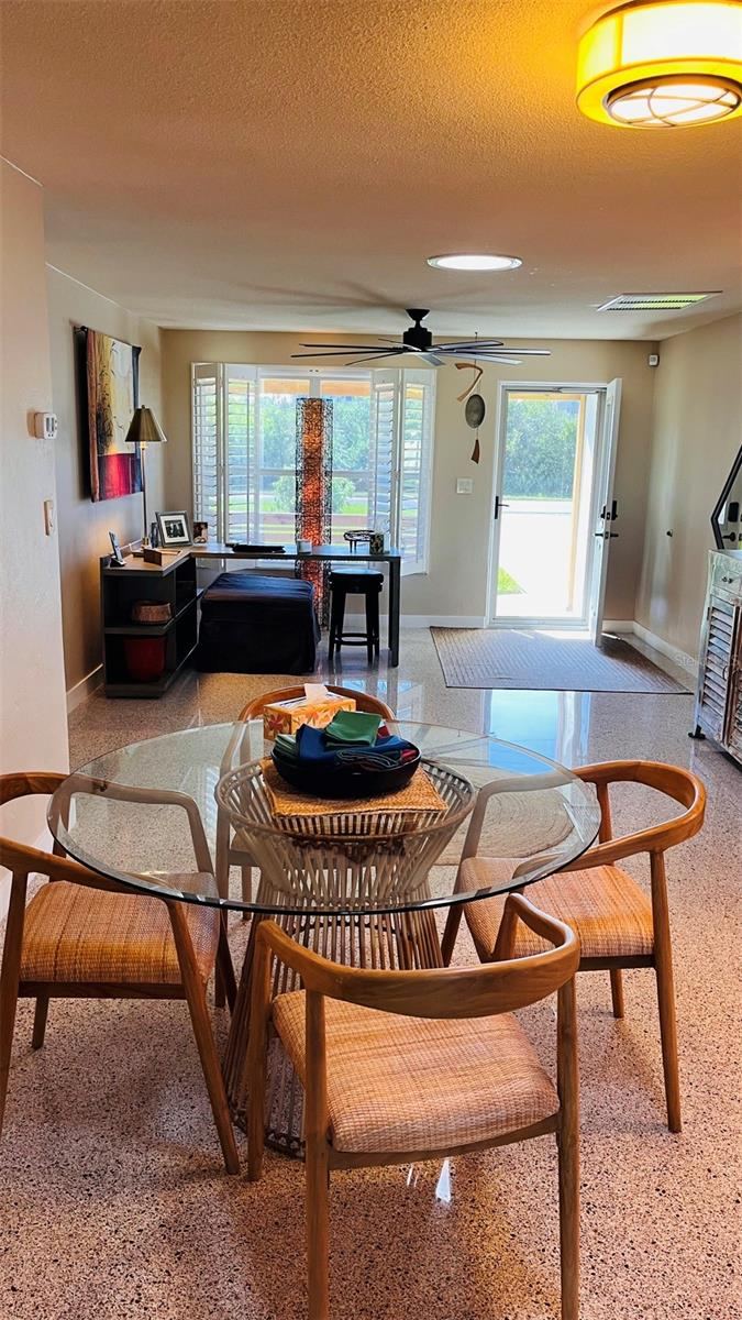 Photo 4 of 20: DINING AREA