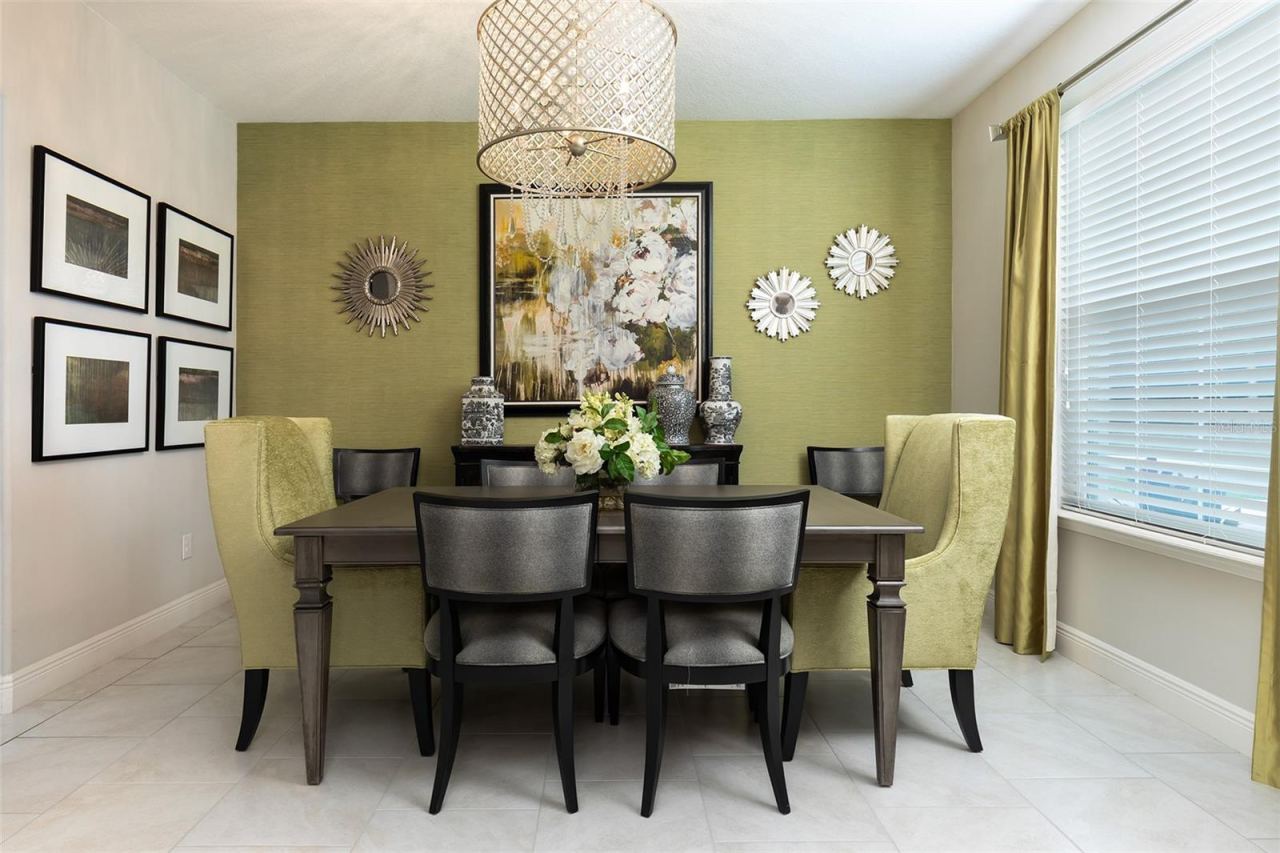 Photo 17 of 20: Dining Room