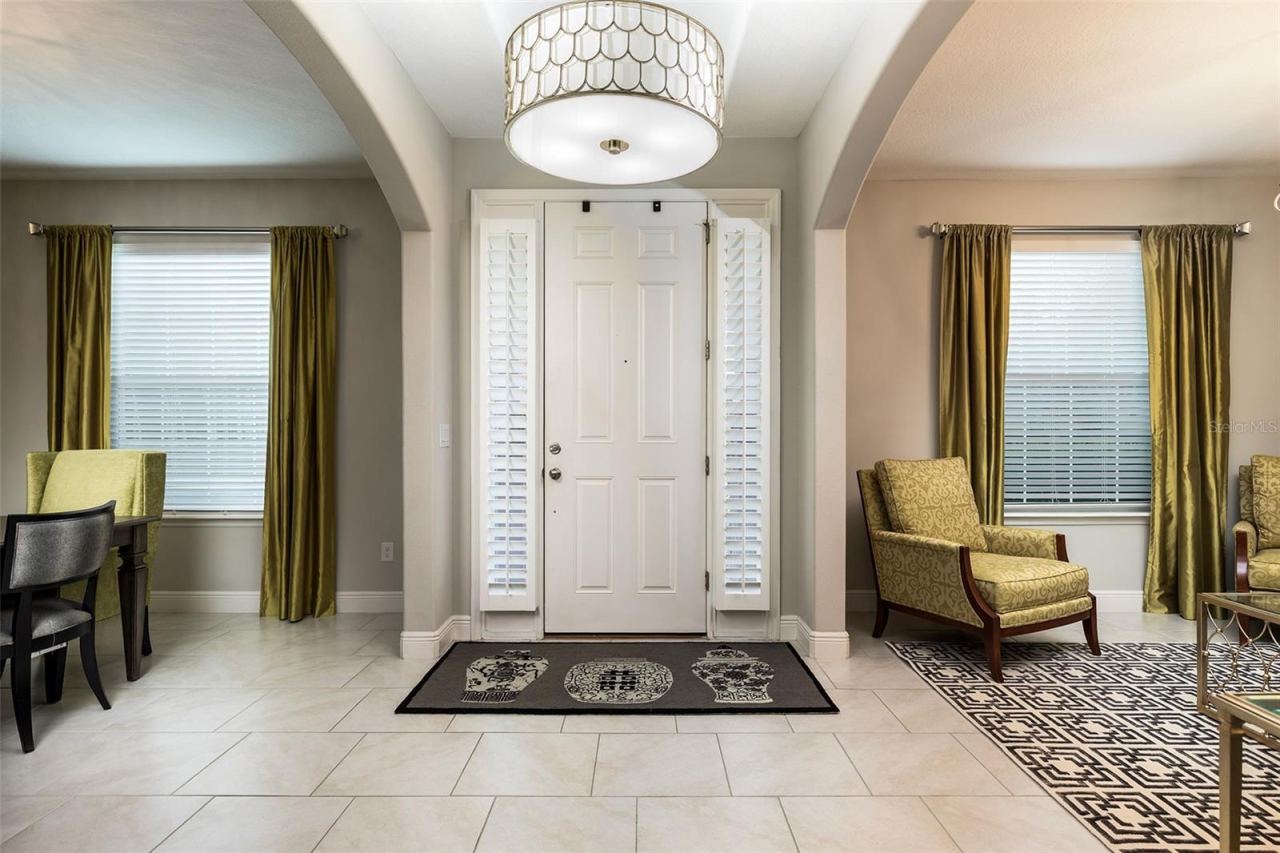 Photo 15 of 20: Entry Foyer