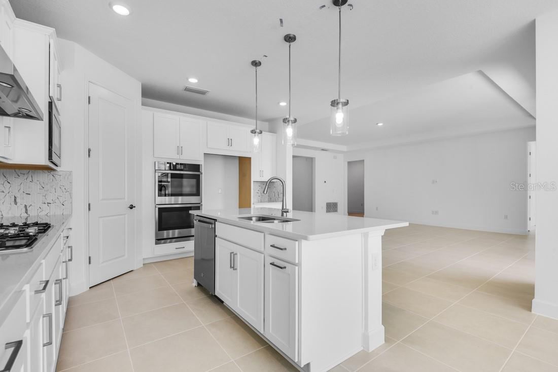 Photo 6 of 20: 672 Junonia Boulevard - Ready Now!