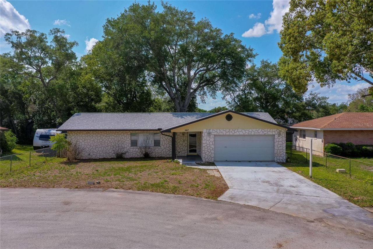 Photo 1 of 20: 667 George Miller Cir