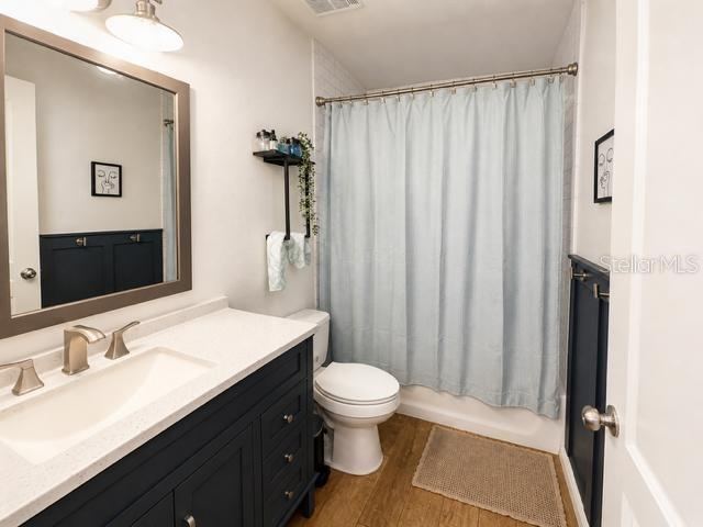 Photo 10 of 19: Bathroom 2