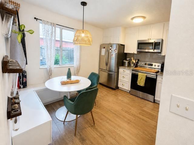 Photo 6 of 19: Kitchen