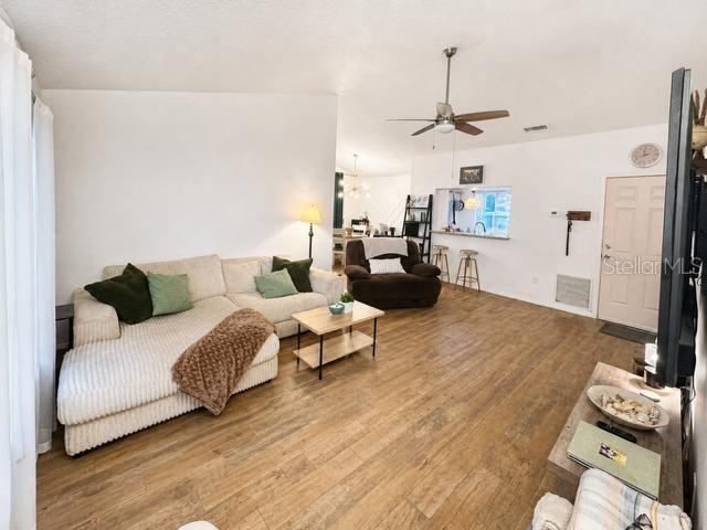 Photo 2 of 19: Living Room