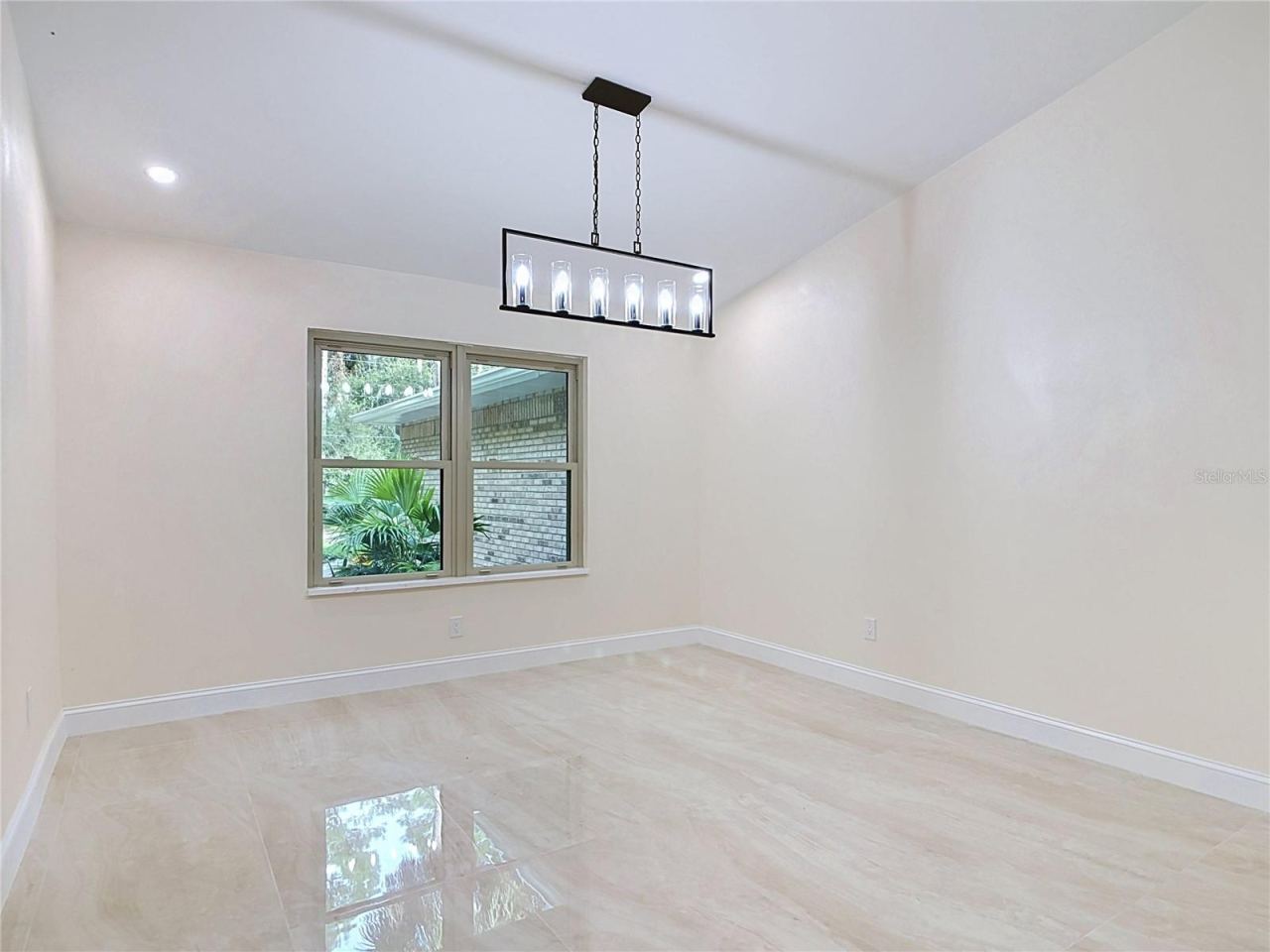Photo 8 of 20: dining room