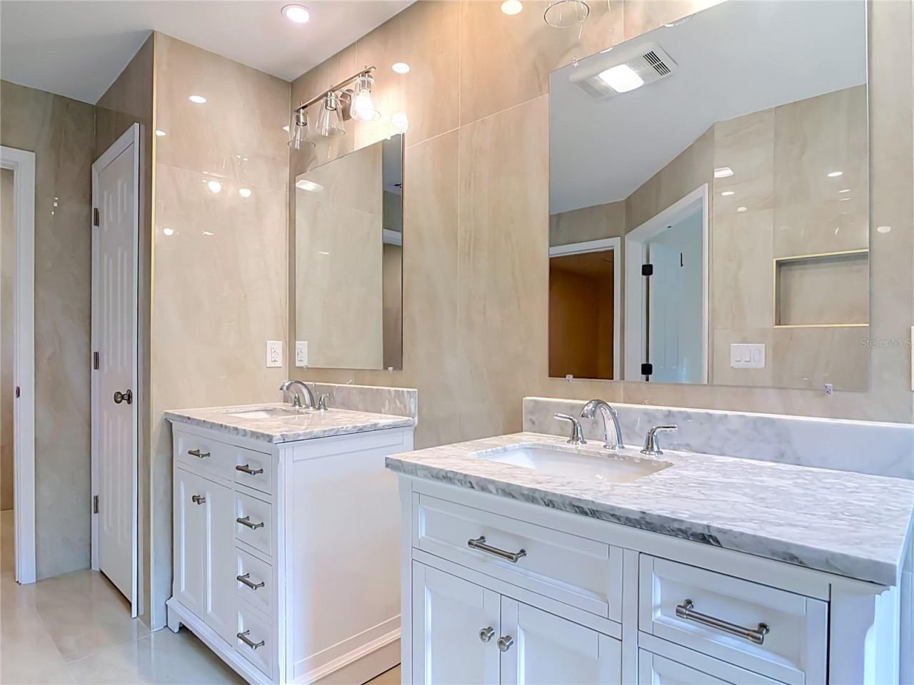 Photo 18 of 20: primary en-suite