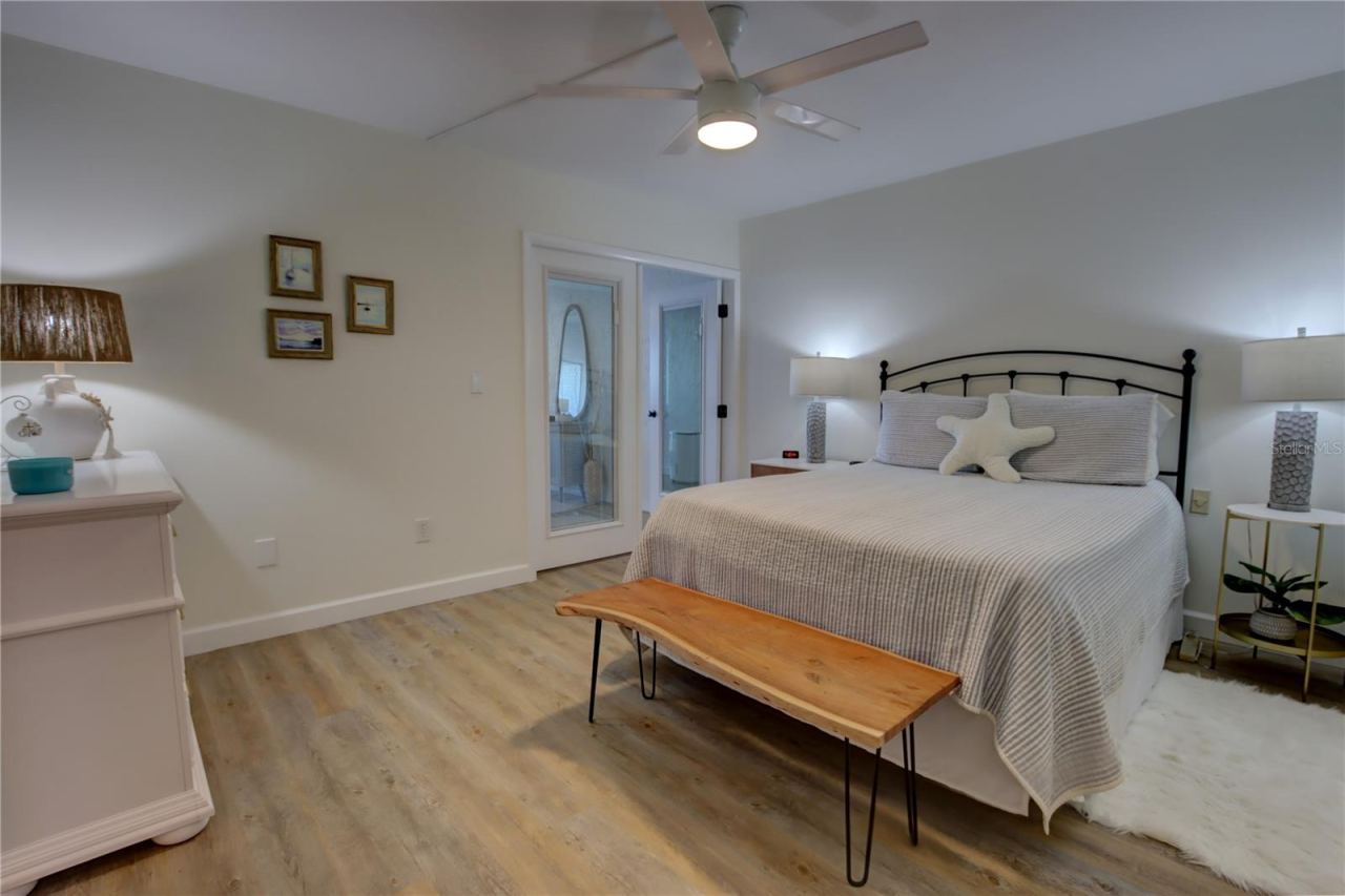 Photo 13 of 20: Primary Bedroom