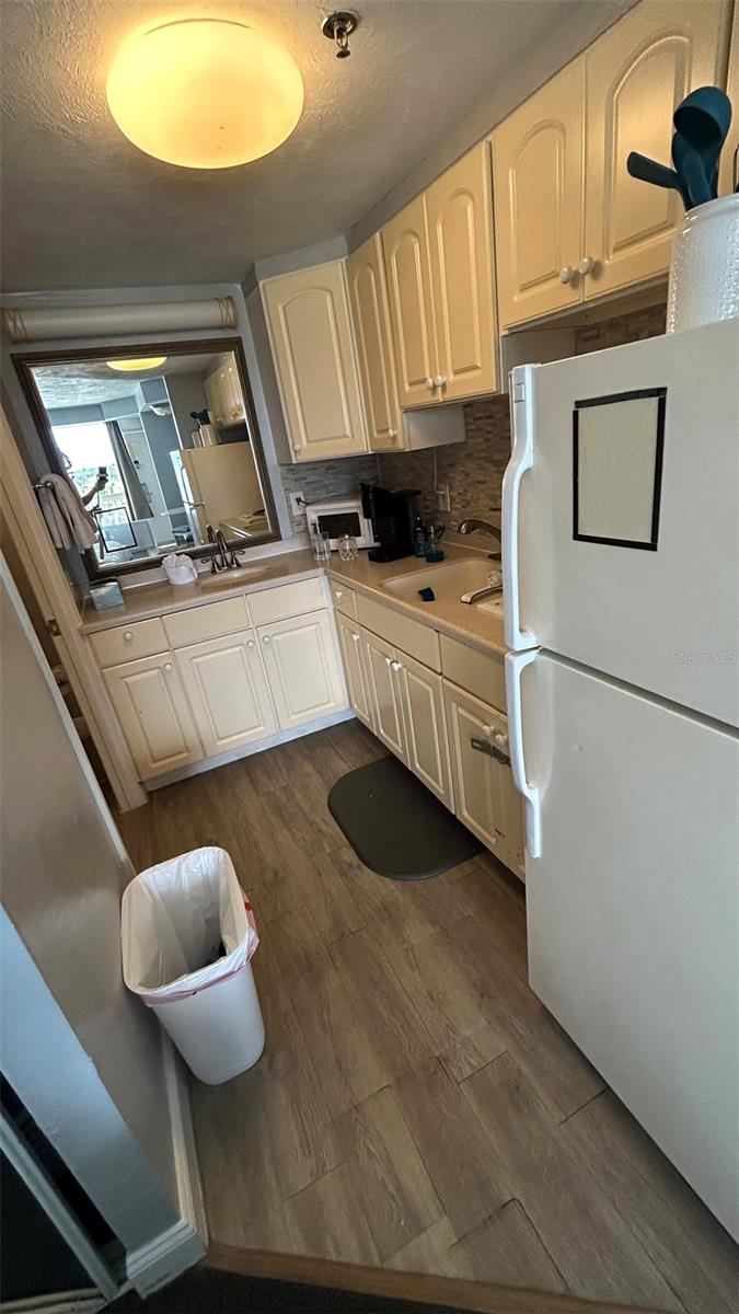 Photo 9 of 20