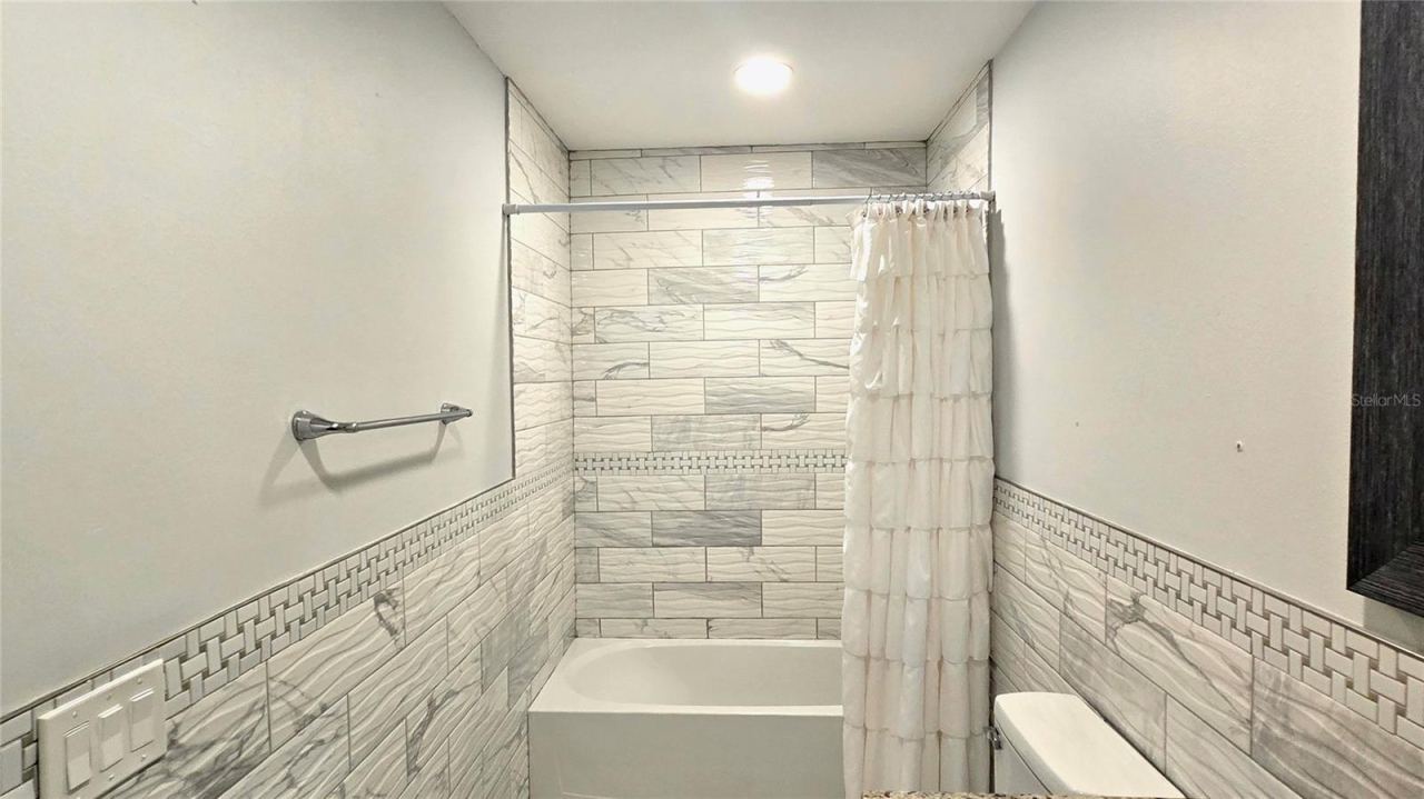 Photo 17 of 20: Tiled Bath