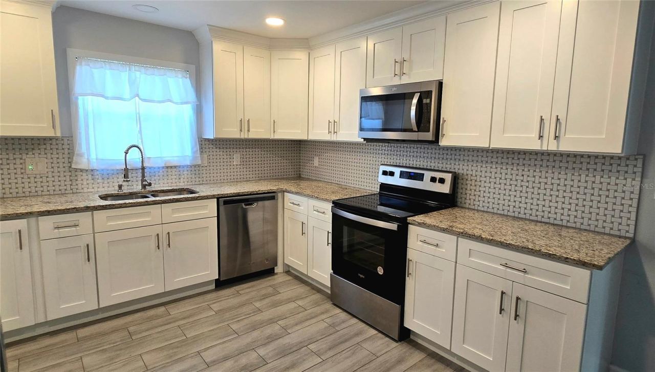 Photo 9 of 20: Stainless Steel Appliances