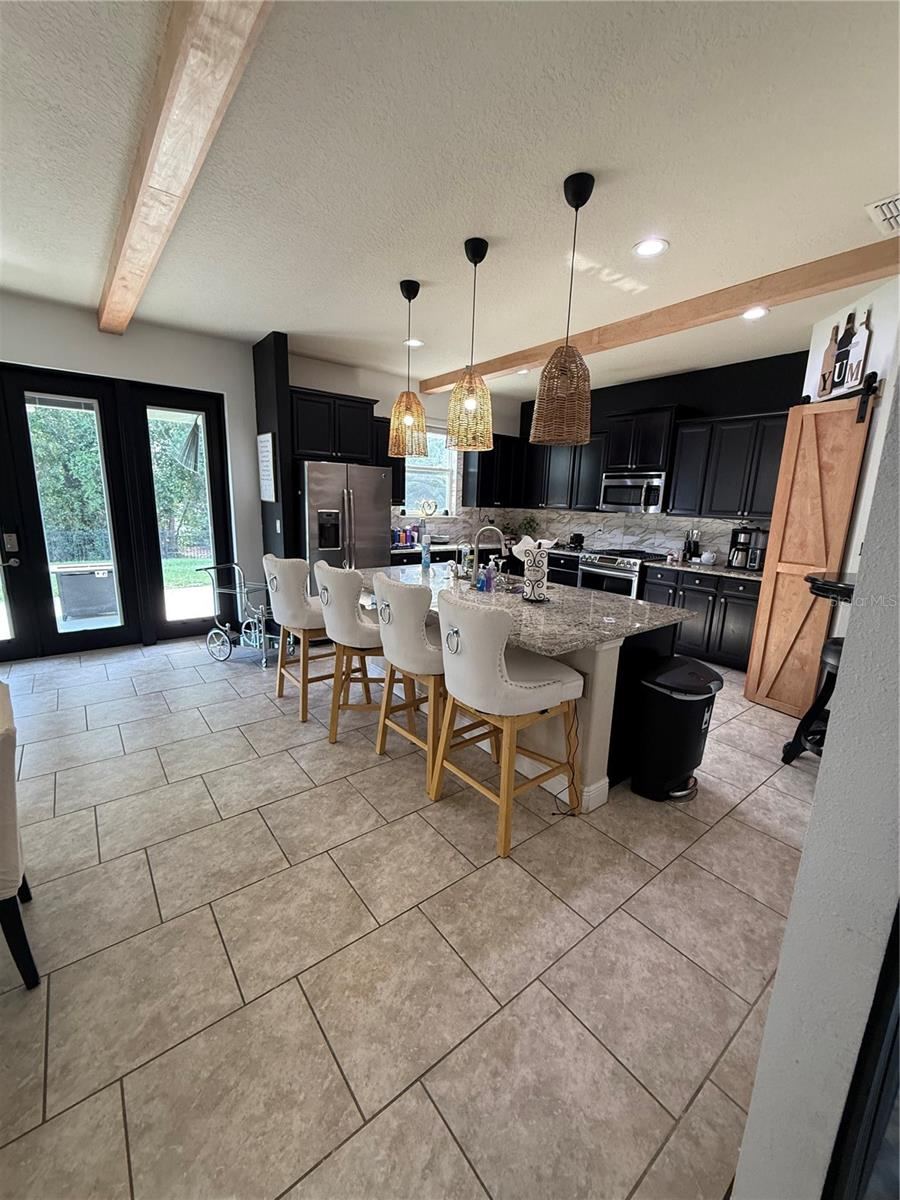 Photo 6 of 20: Kitchen