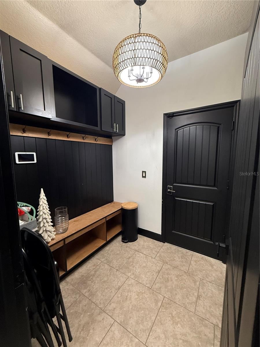 Photo 11 of 20: Mudroom