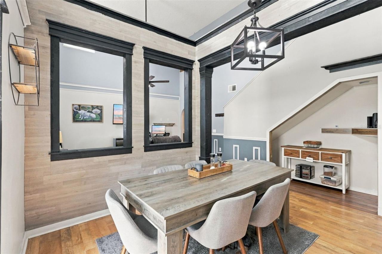 Photo 8 of 20: DINING ROOM