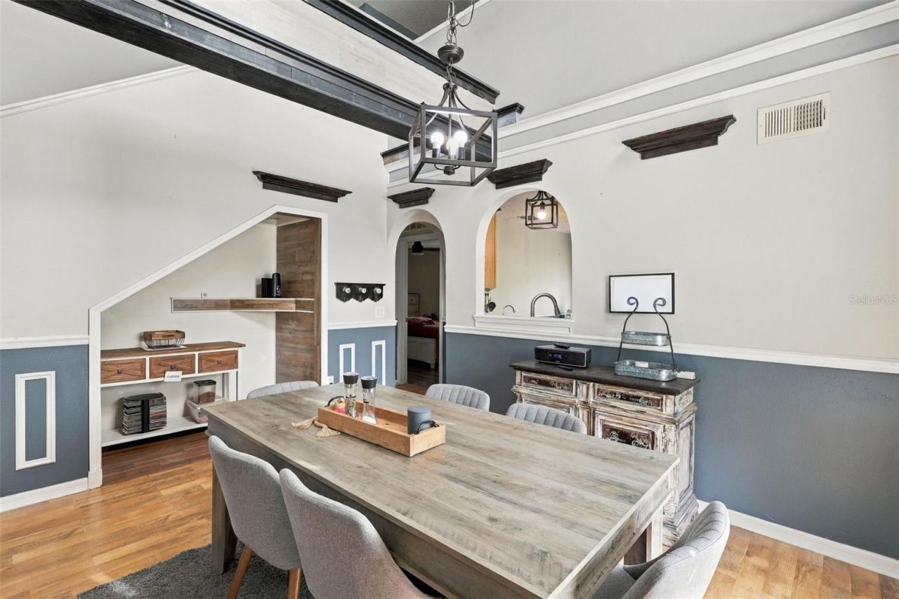 Photo 9 of 20: DINING ROOM