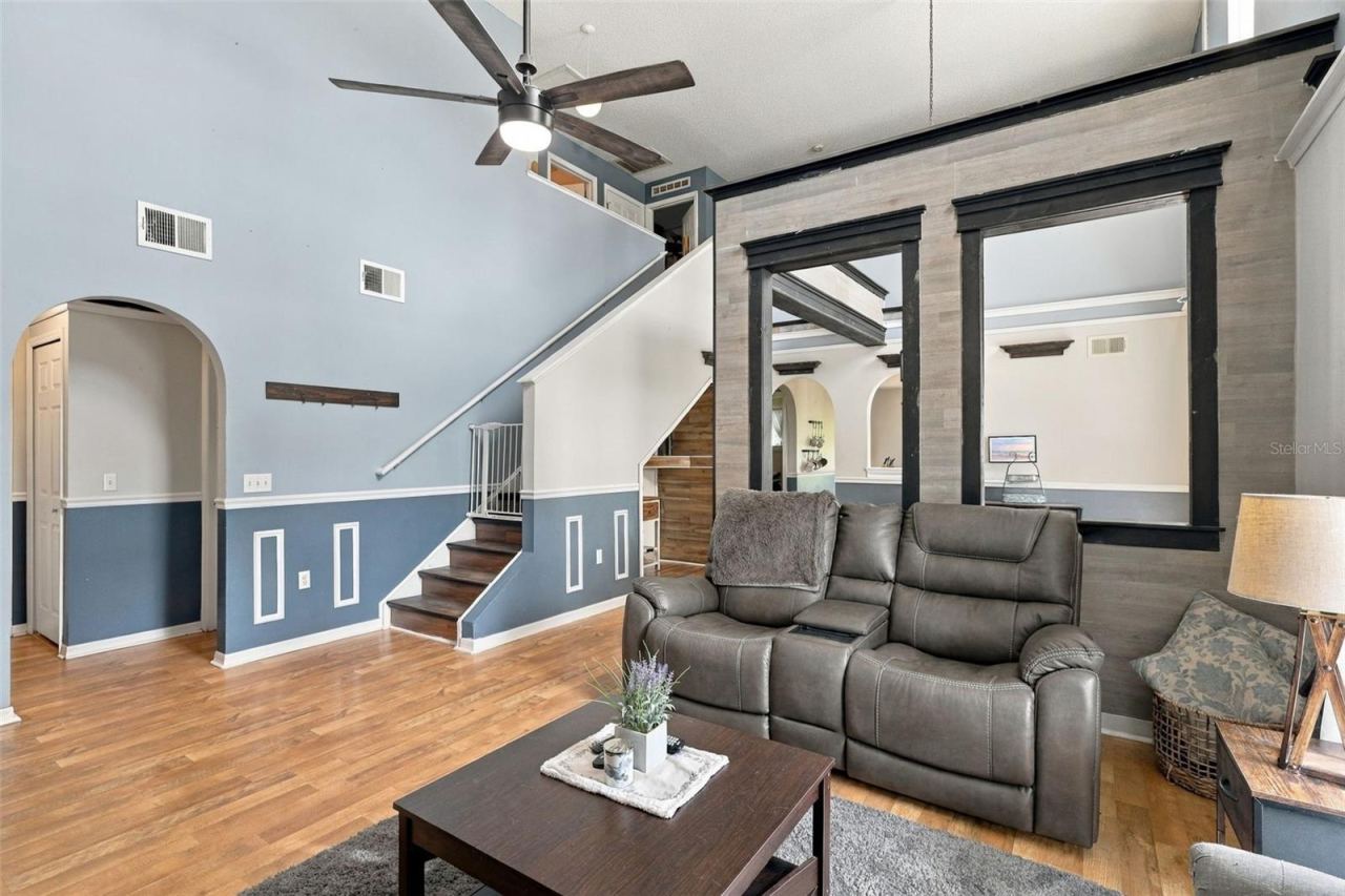 Photo 7 of 20: FAMILY ROOM