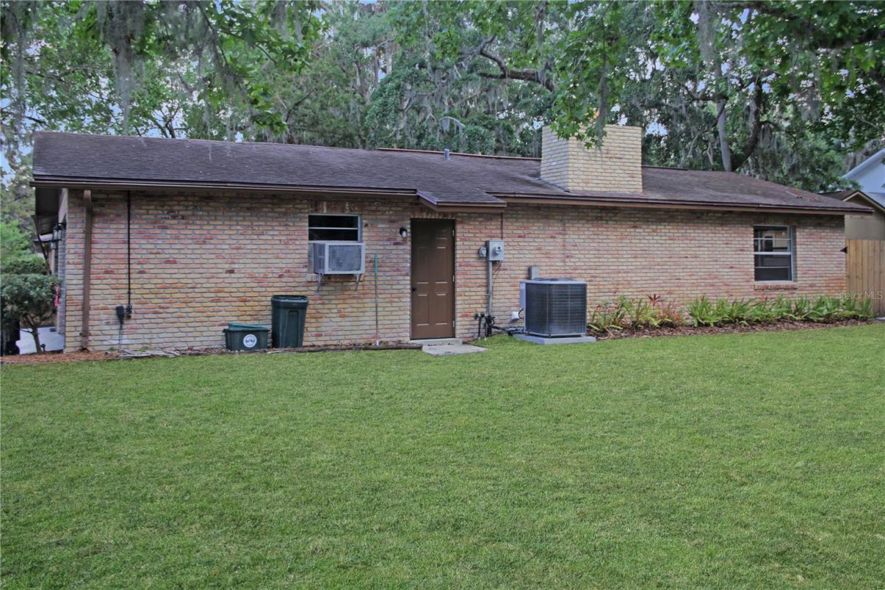 Photo 18 of 20