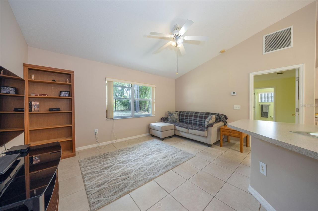 Photo 3 of 17: Great room
