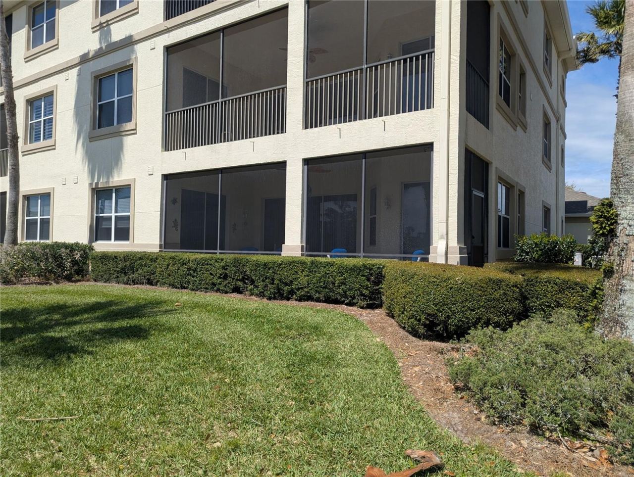 Photo 3 of 20: Rear/Balcony