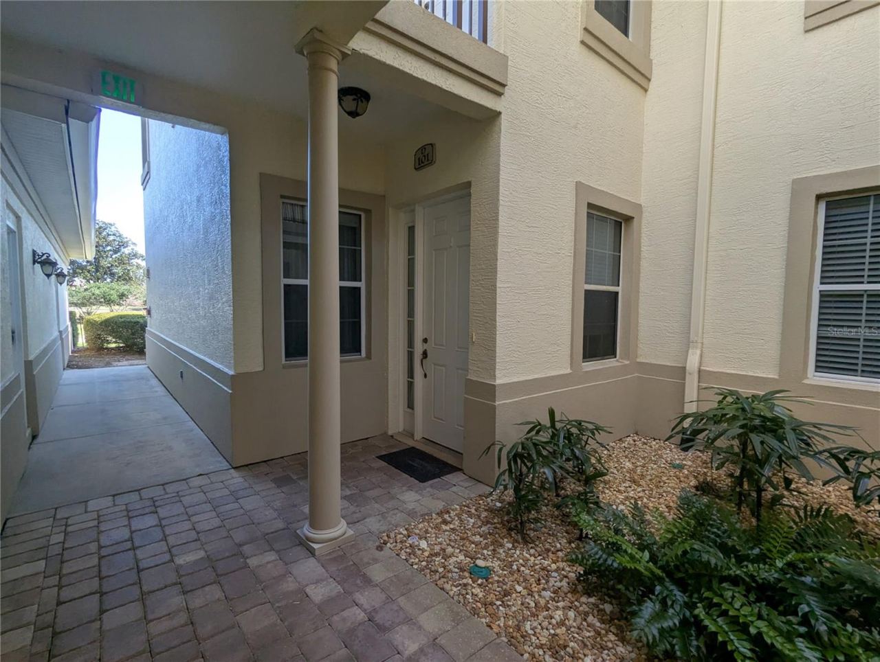 Photo 1 of 20: Front Entry
