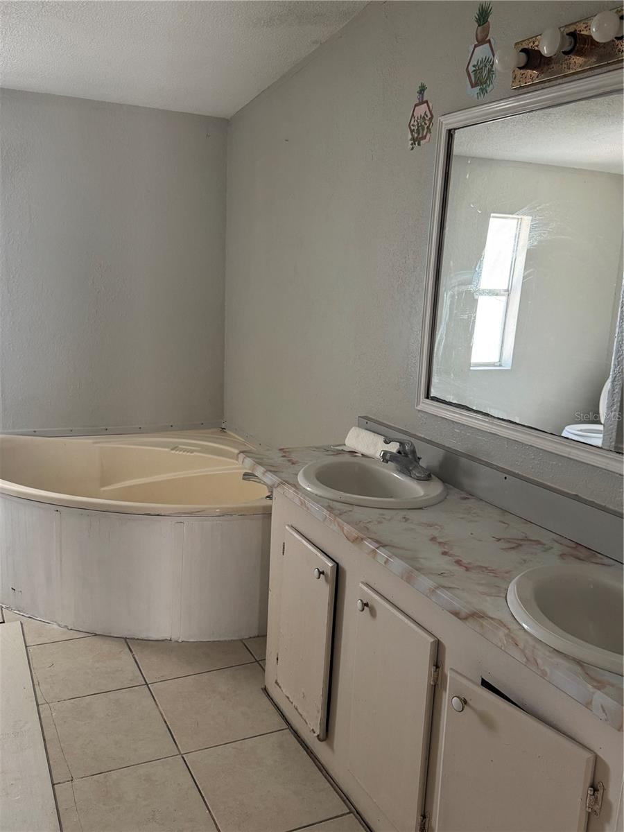 Photo 10 of 20