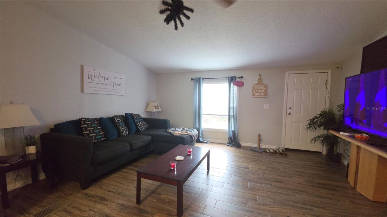 Photo 10 of 20