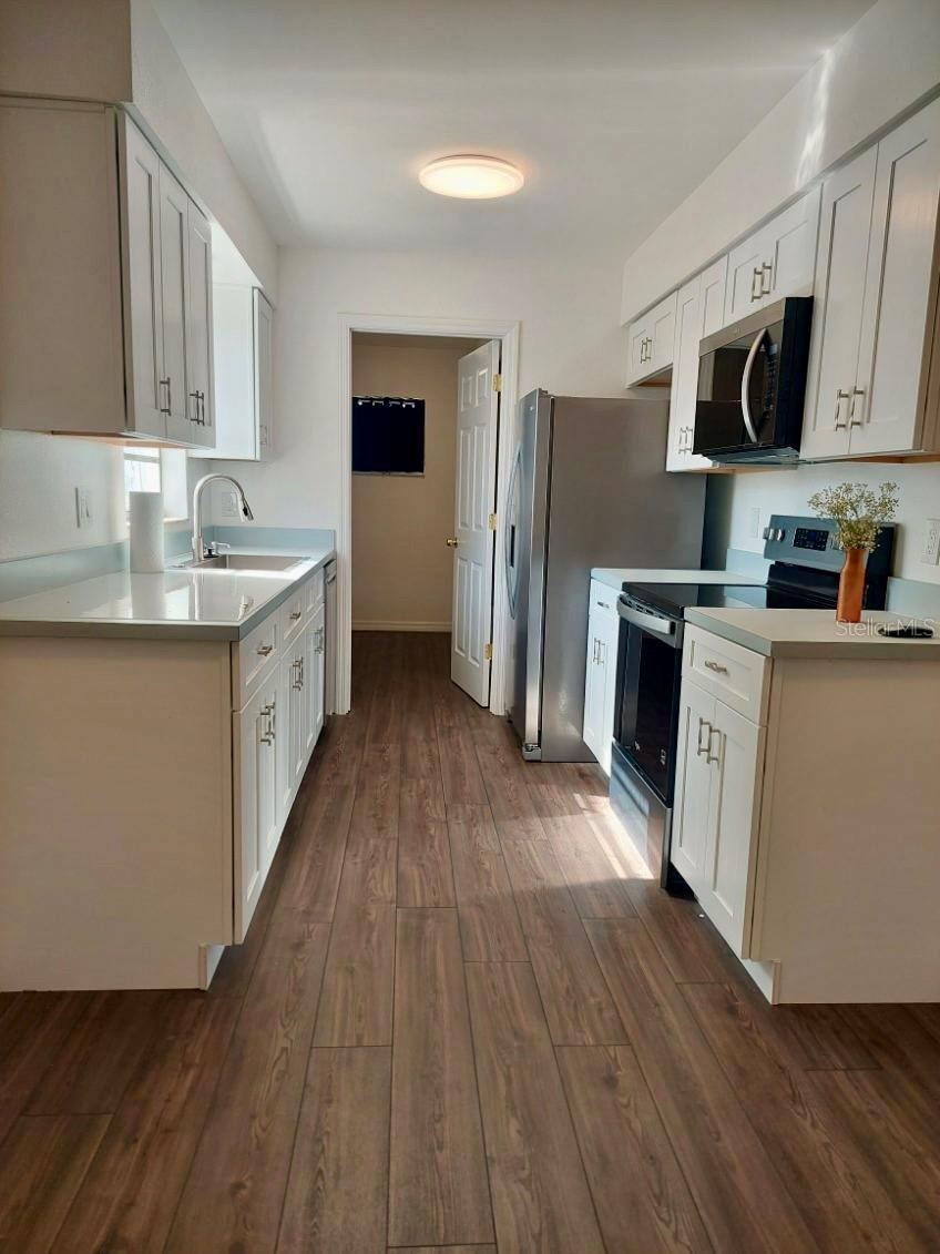 Photo 11 of 20: Kitchen from dining area
