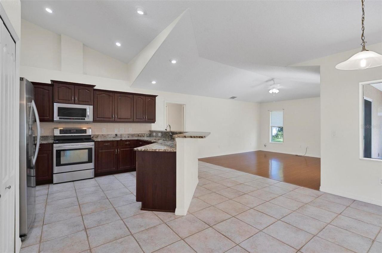 Photo 13 of 20