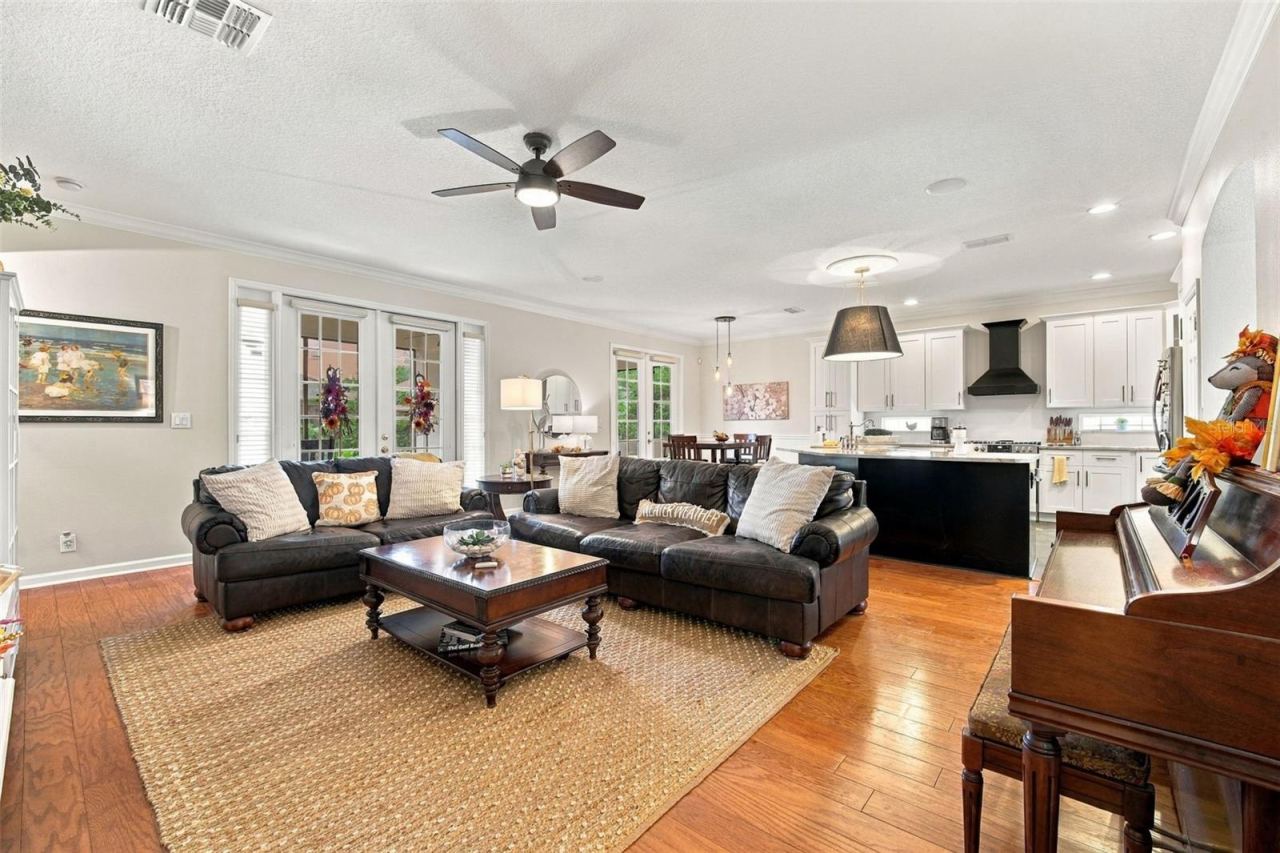 Photo 12 of 20: Living Room/Kitchen Combo