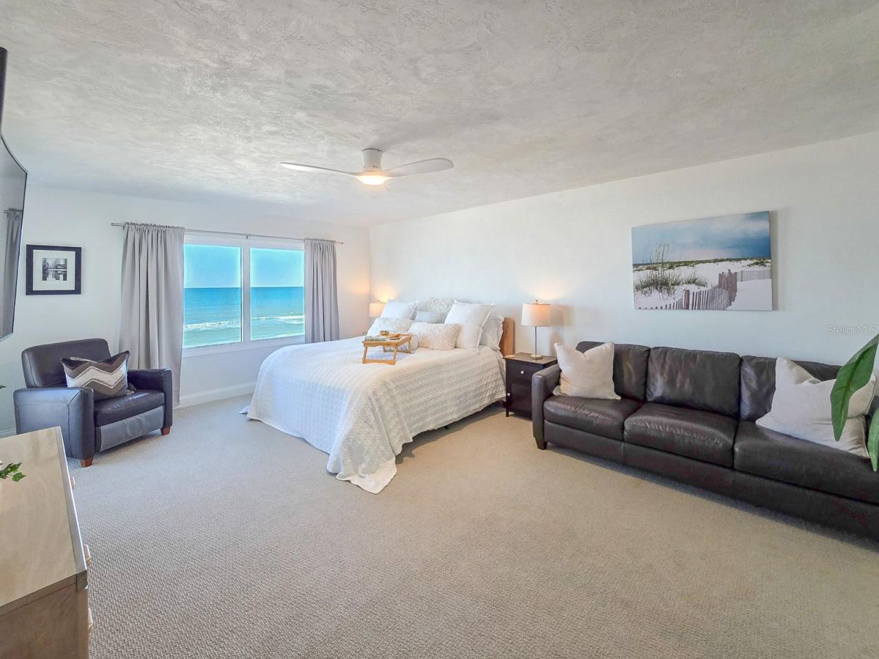 Photo 17 of 20: Oversized Primary Suite
