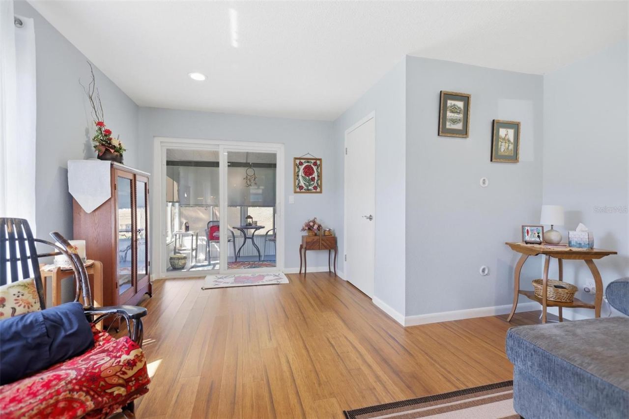 Photo 7 of 20: Entry to the rear porch, Laundry/Utility room on the right