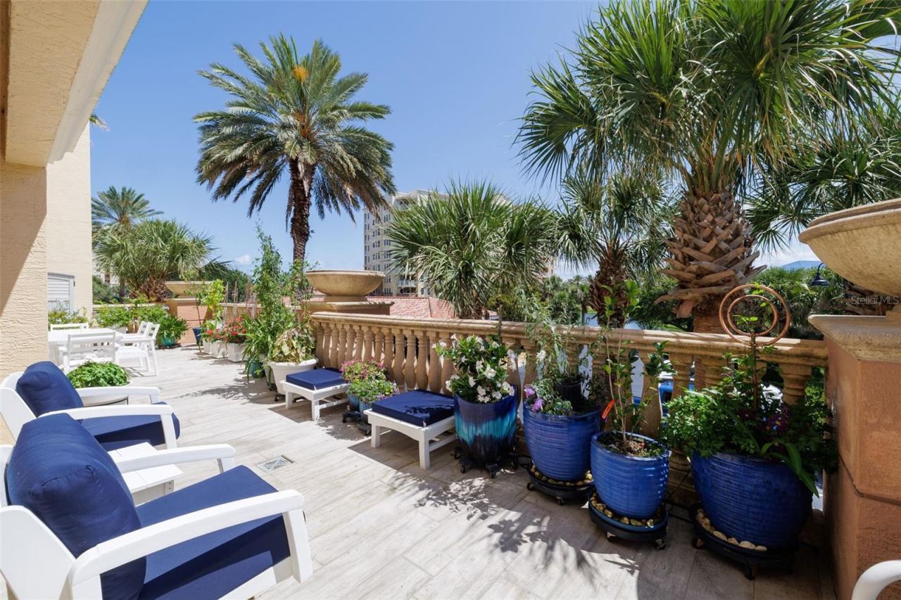 Photo 6 of 20: Huge wraparound balcony to enjoy!