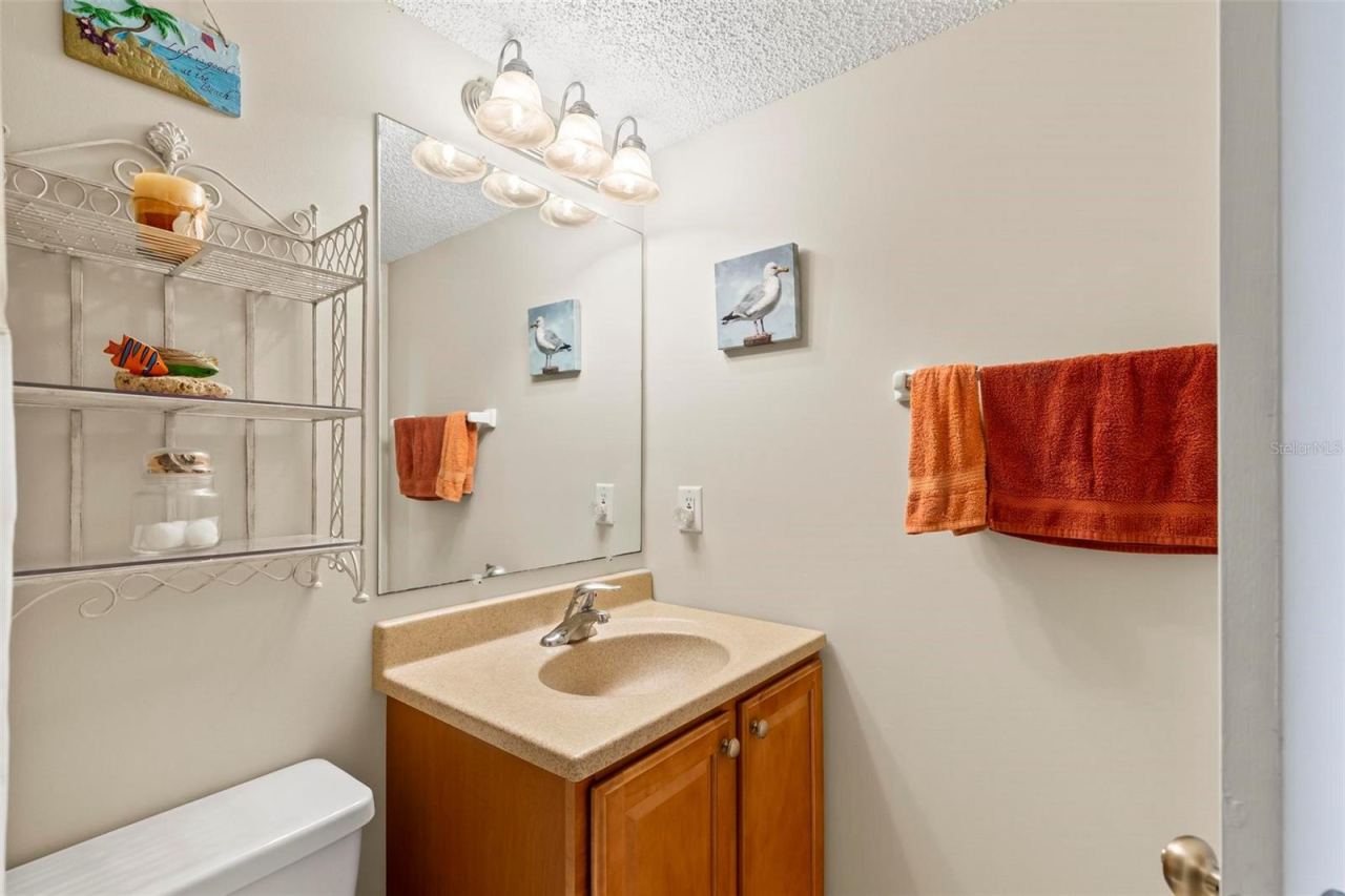 Photo 15 of 20: Primary Bath