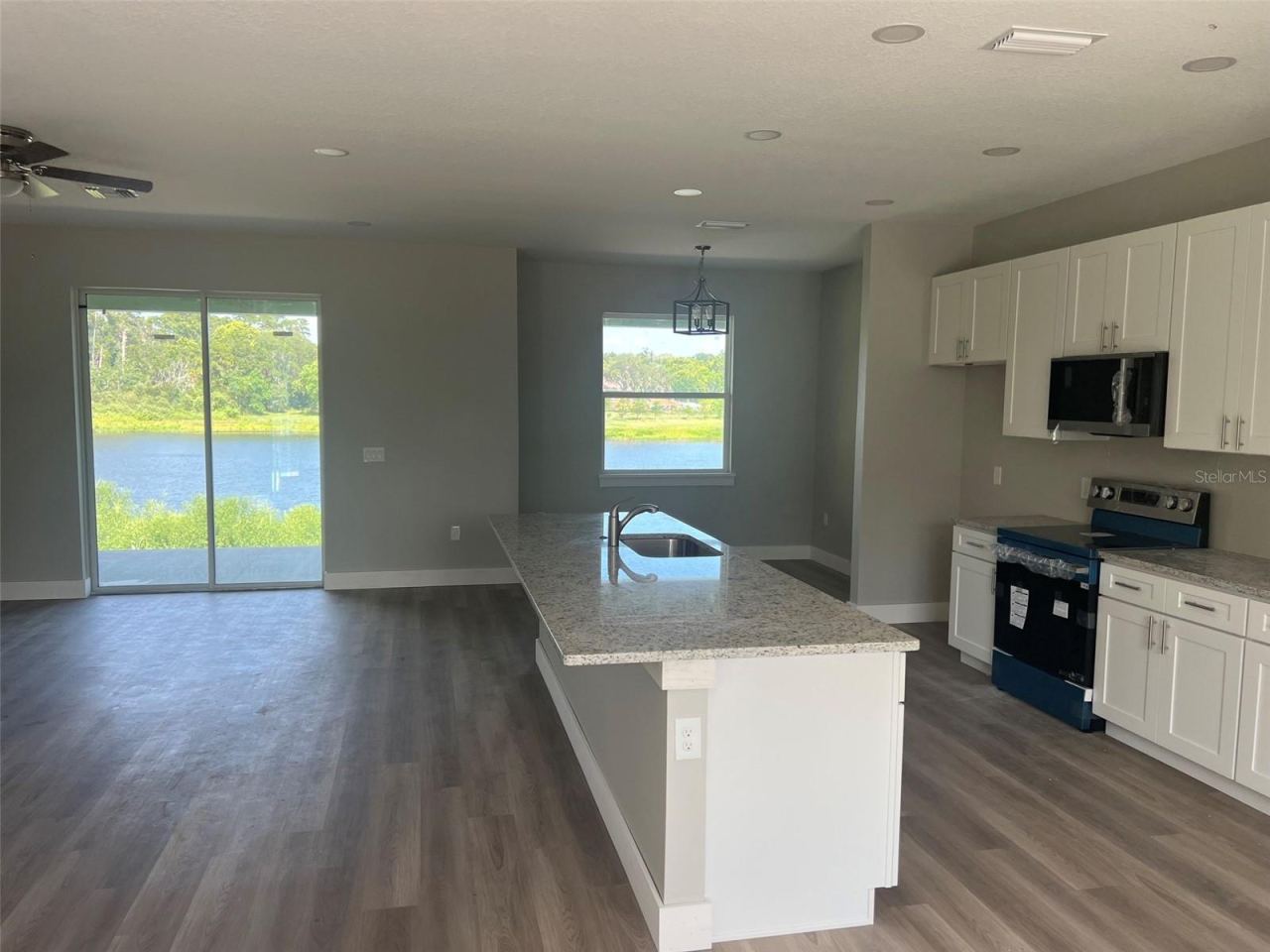 Photo 6 of 11: Great room/kitchen/nook