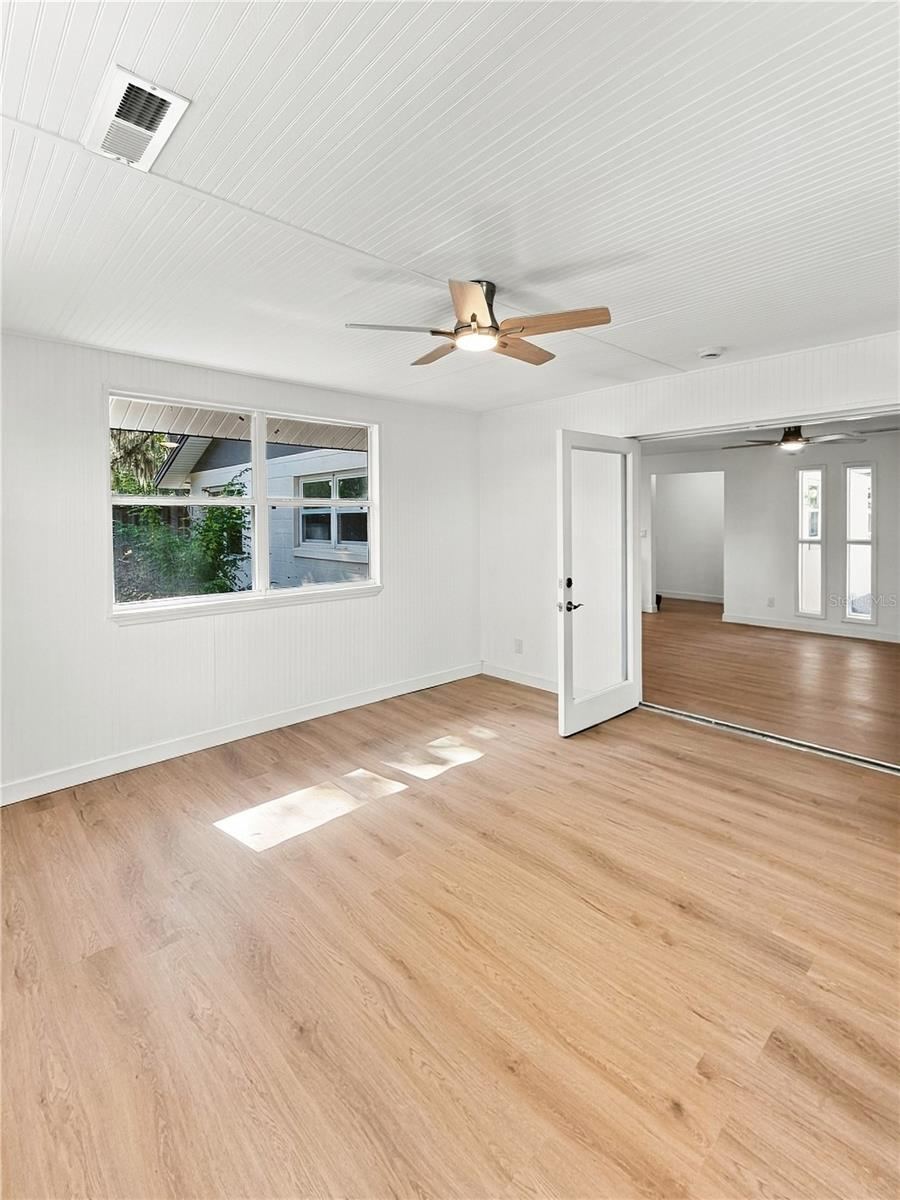 Photo 13 of 20: Enclosed Patio/Florida Room