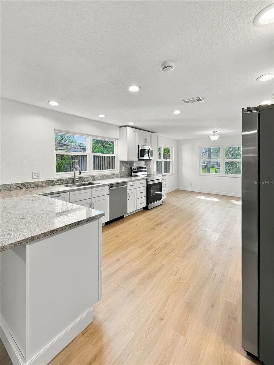 Photo 5 of 20: Kitchen
