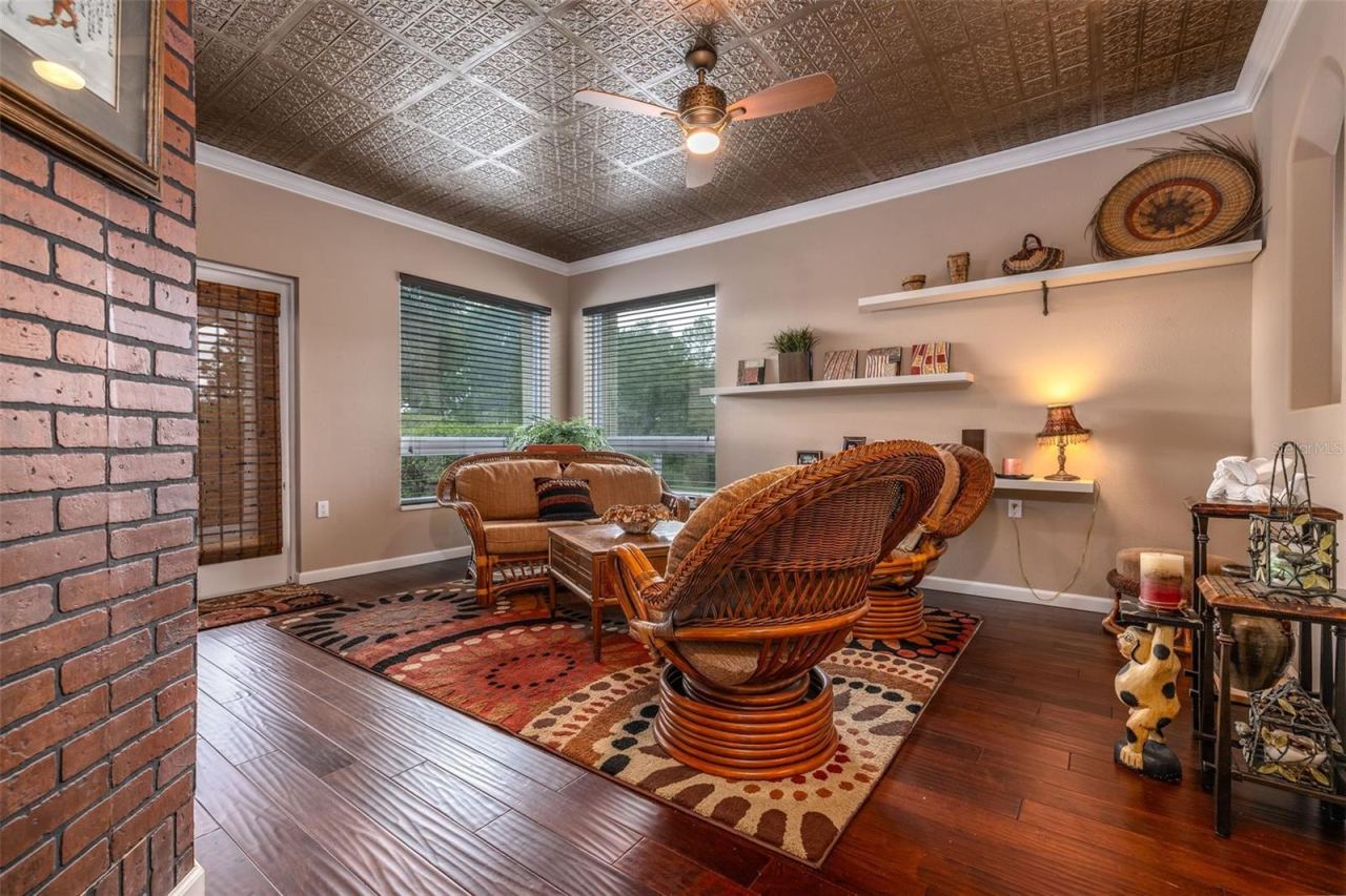 Photo 18 of 20: Enclosed Family Room