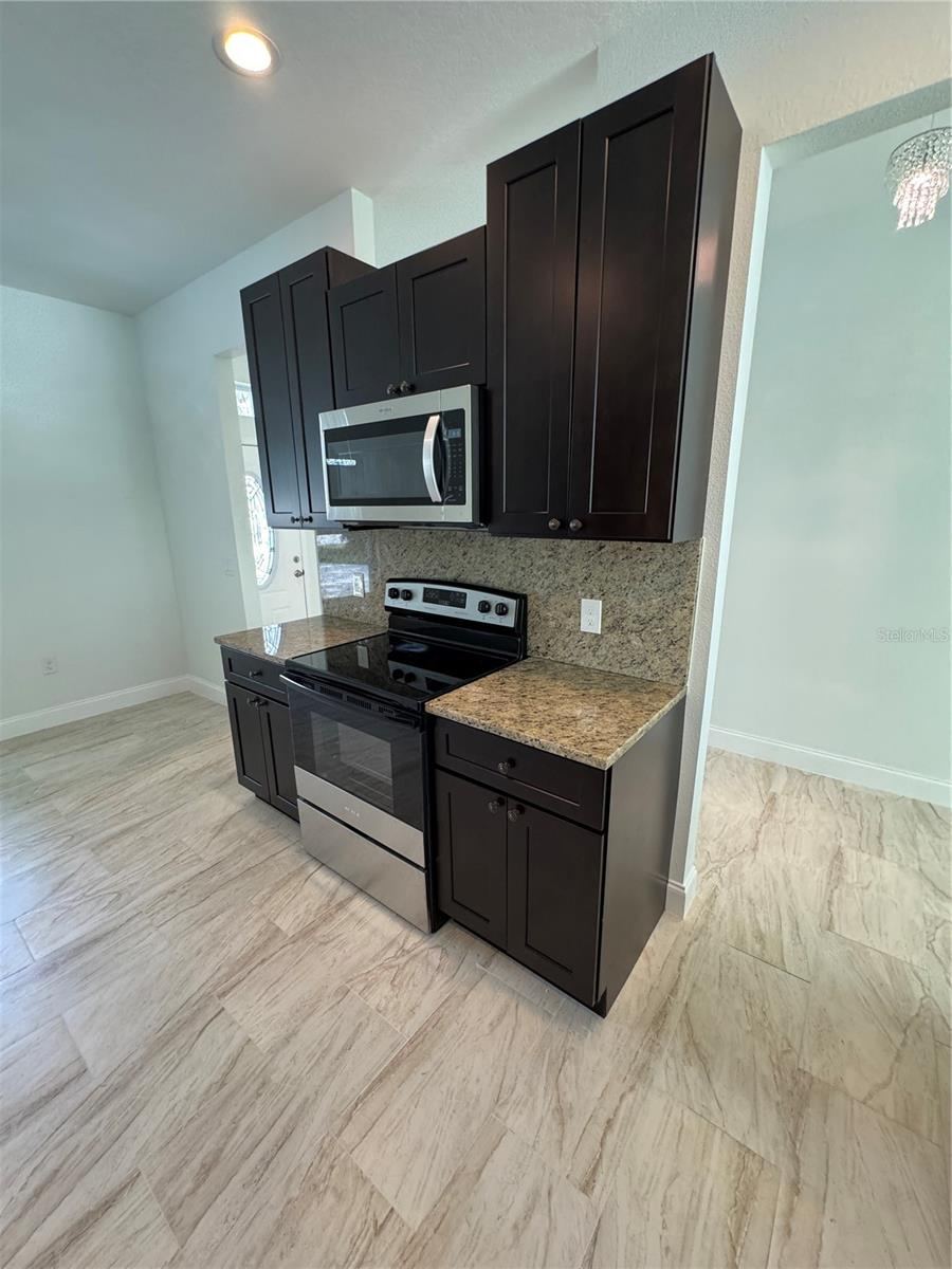 Photo 16 of 20: Model Home 1780 Converse Ct