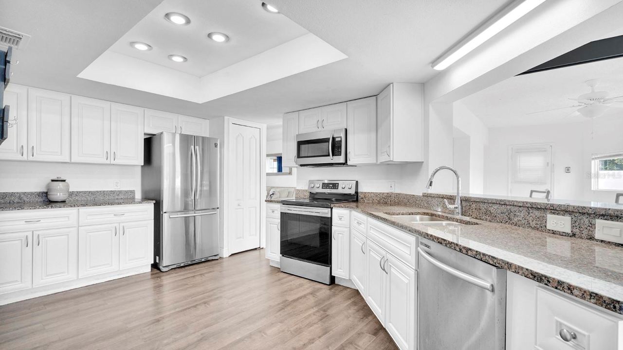 Photo 13 of 20: kitchen