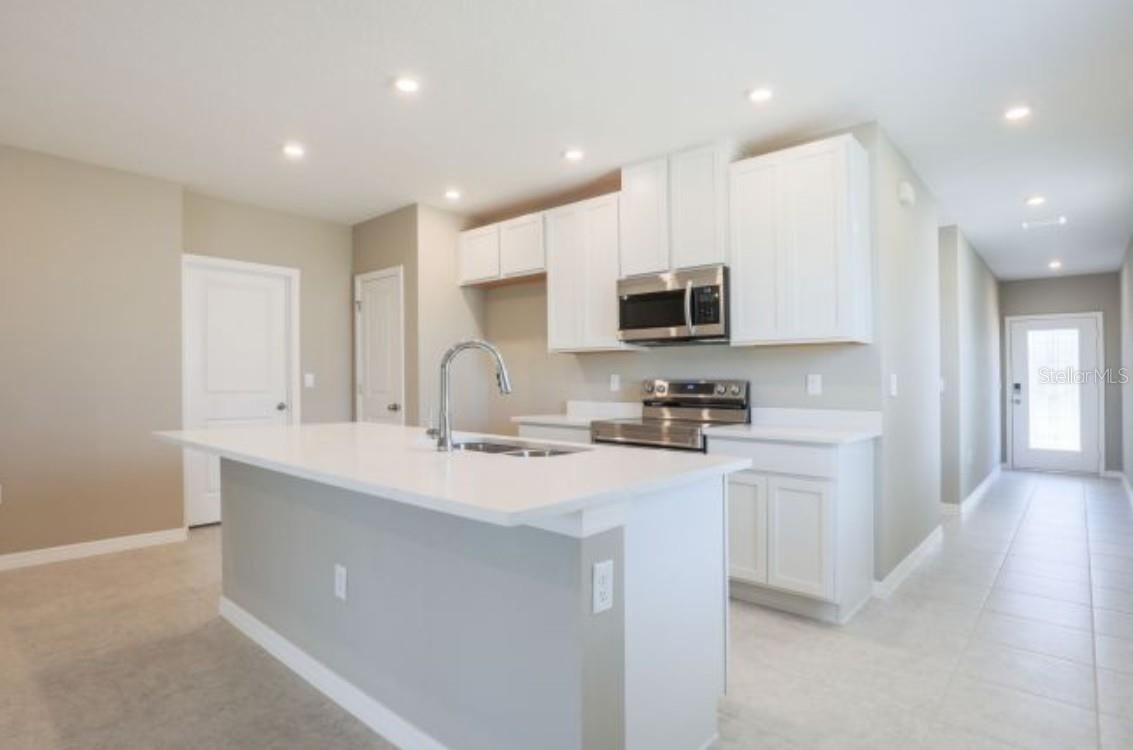 Photo 4 of 15: Model home - actual features may vary.