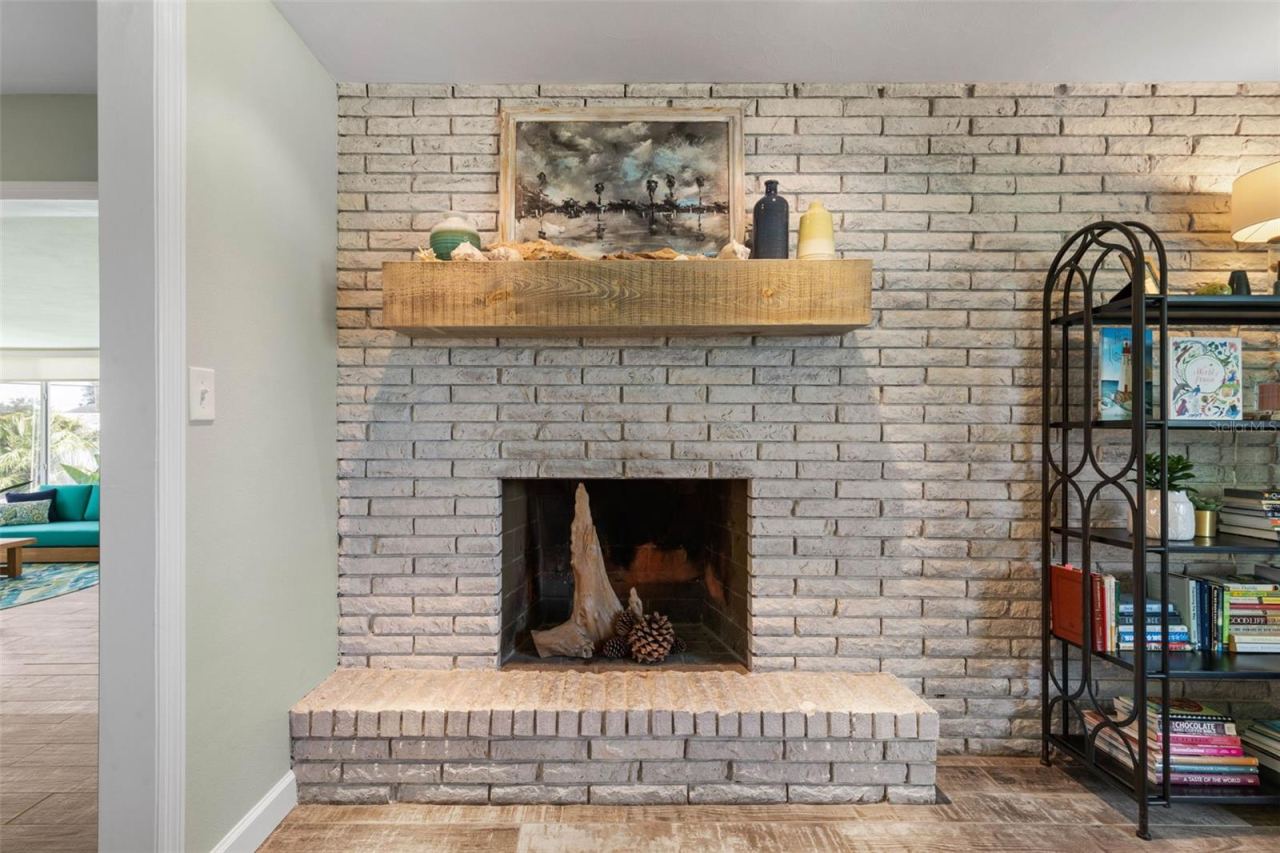 Photo 13 of 20: Fire Place