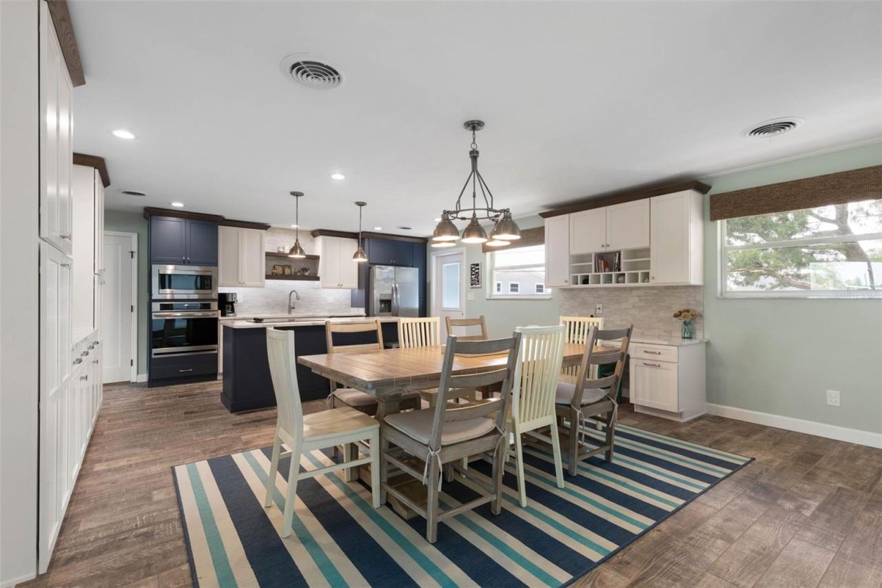 Photo 15 of 20: Kitchen/Dining Combo