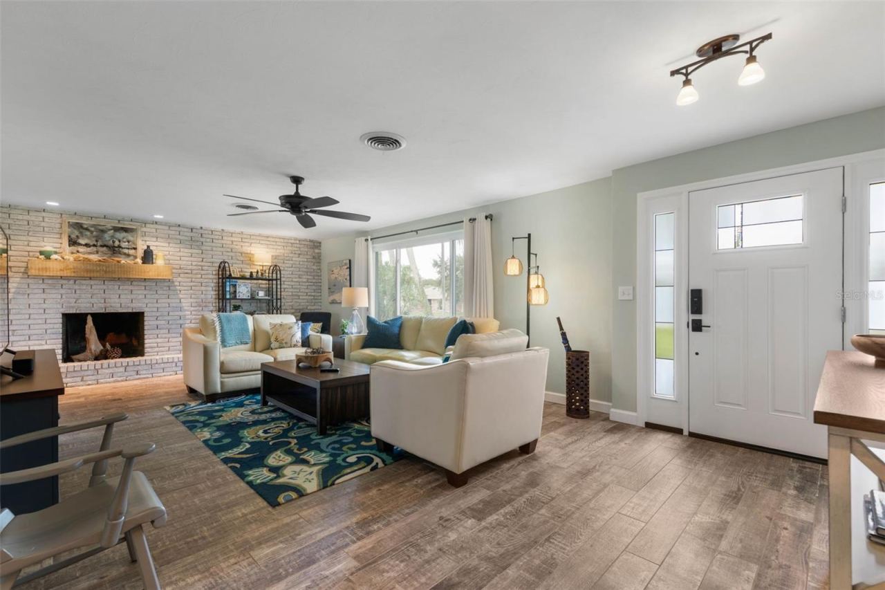 Photo 7 of 20: Charming Living Room