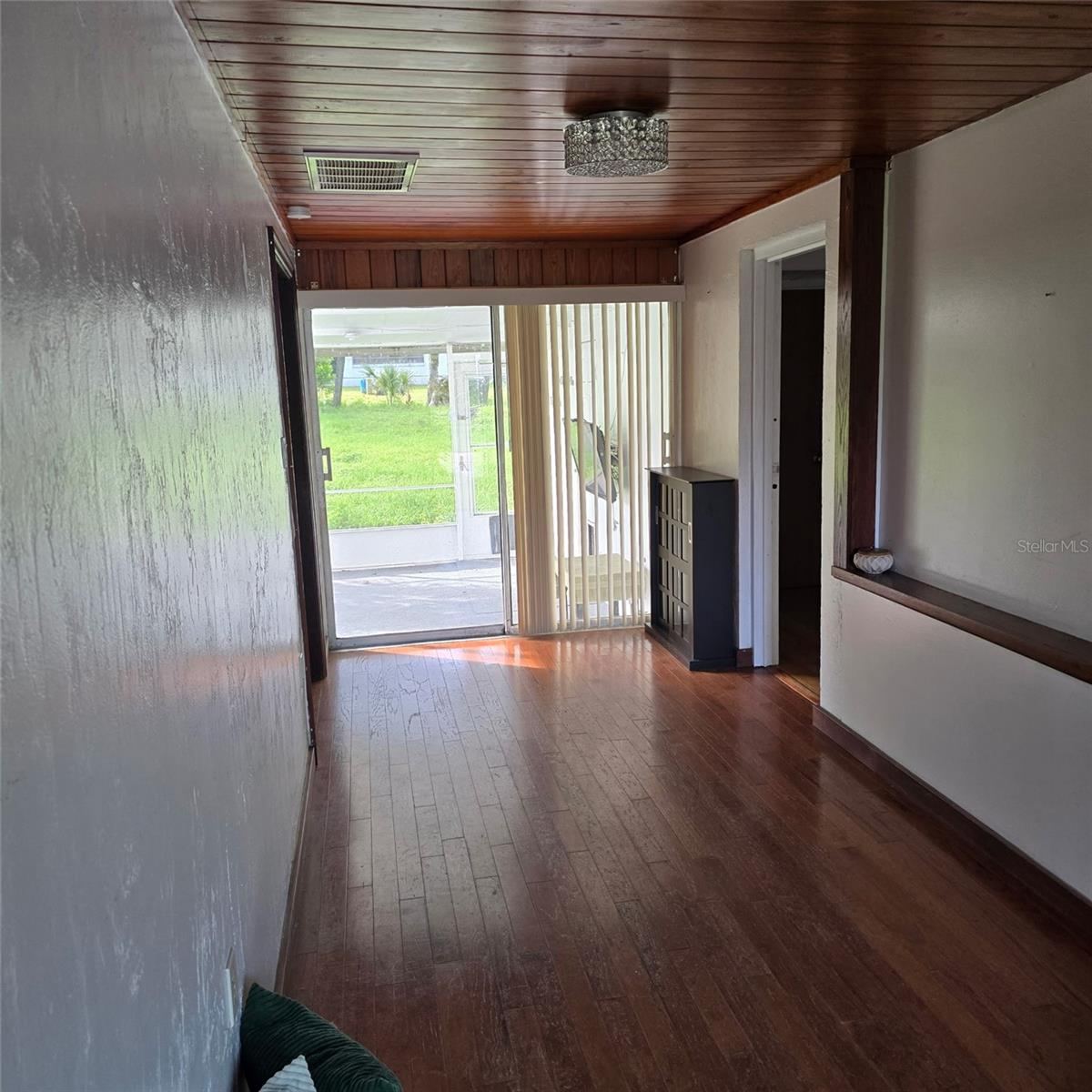 Photo 8 of 20
