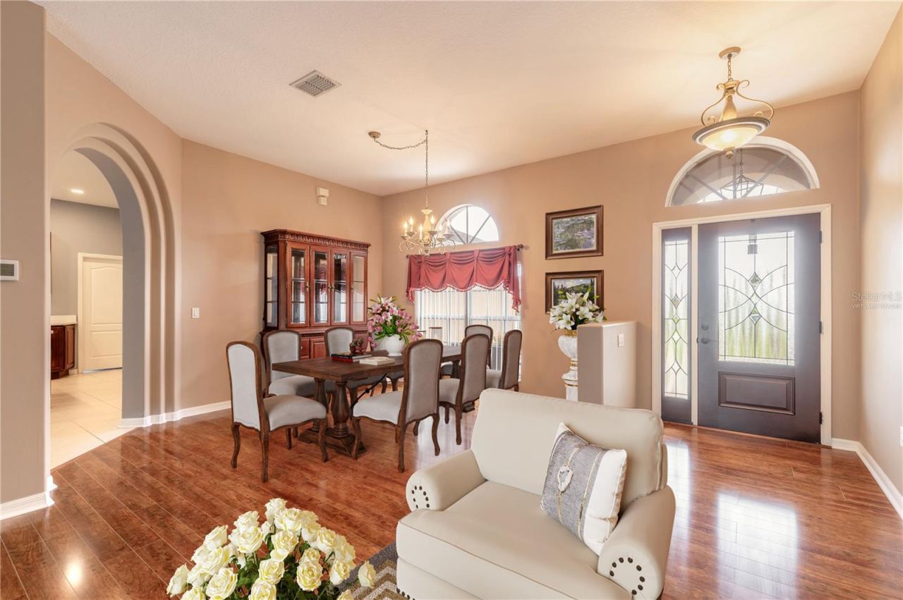 Photo 5 of 20: Formal Dining Room Virtually Staged
