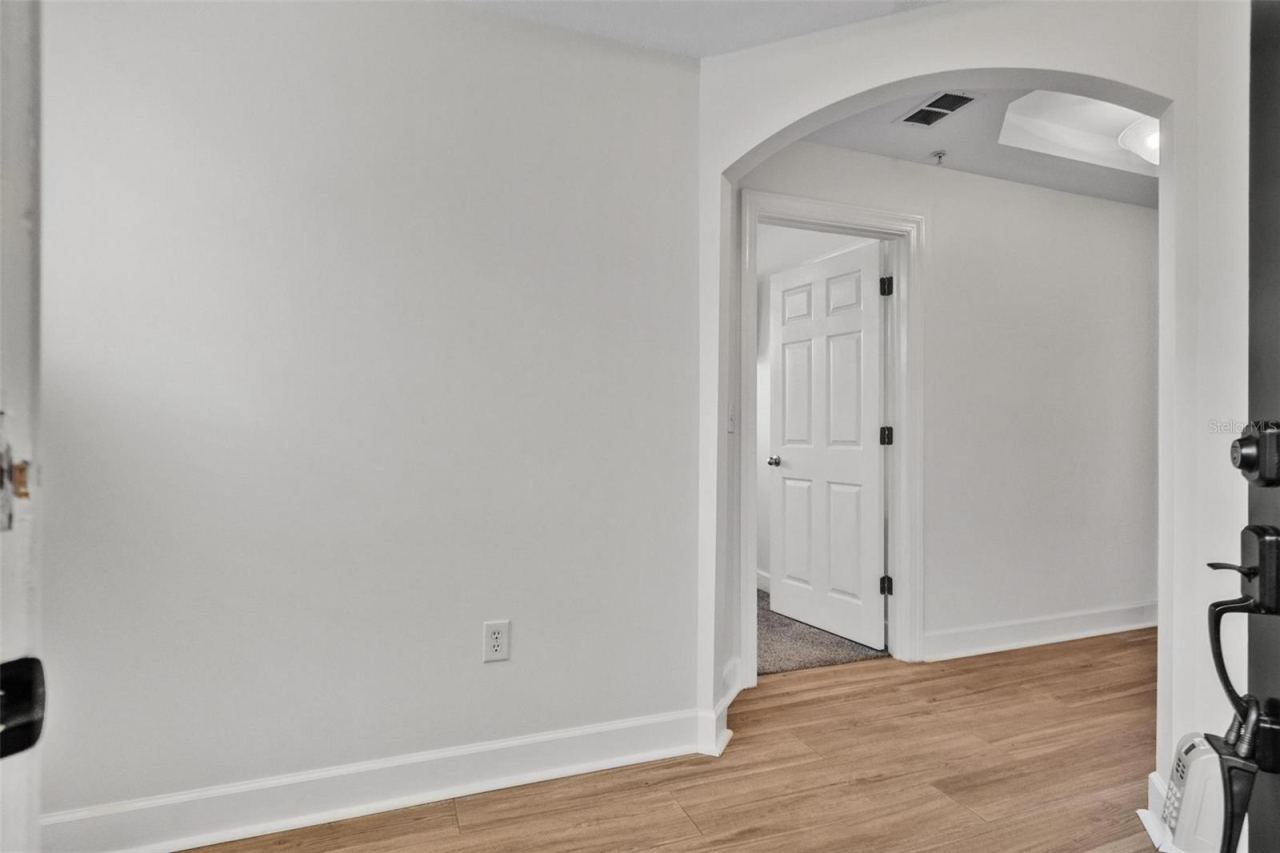 Photo 16 of 20: Foyer from Main Entrance
