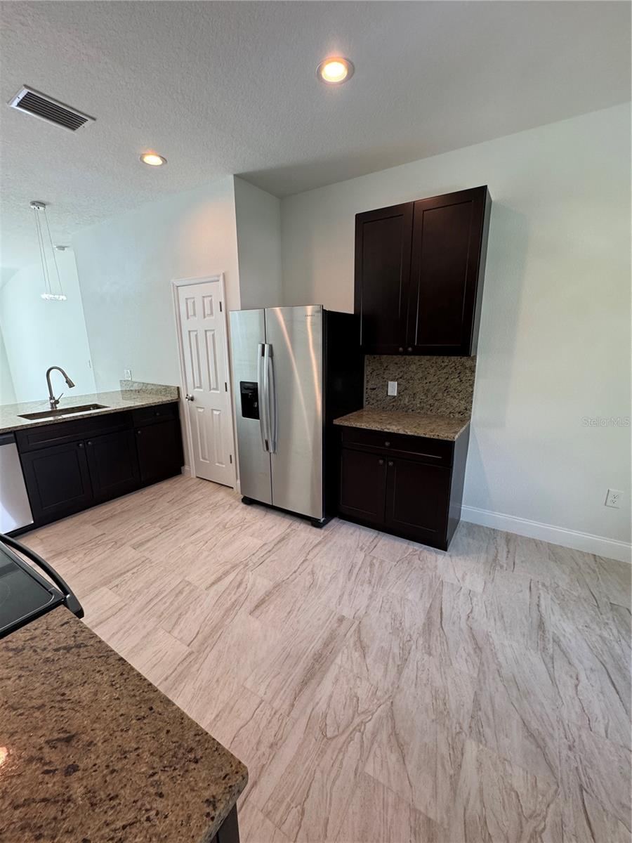 Photo 8 of 20: model home 1780 Converse Ct