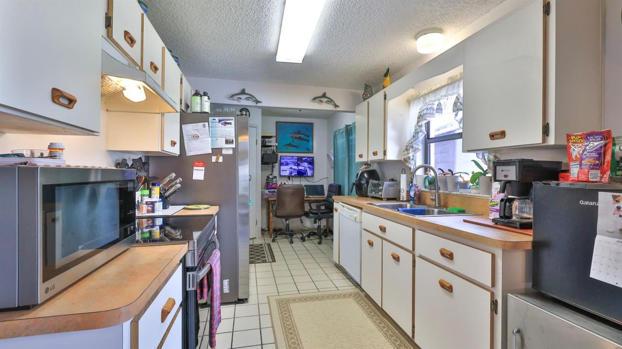 Photo 8 of 20: Kitchen View 1
