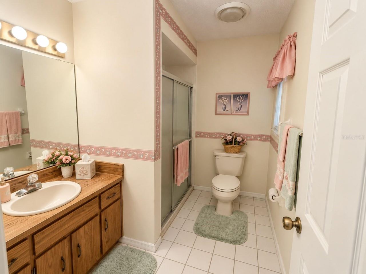 Photo 17 of 20: Primary En-suite bath