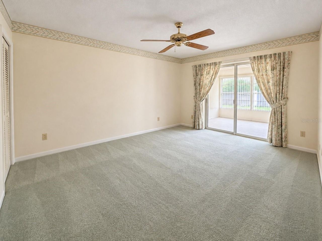 Photo 16 of 20: Primary bedroom